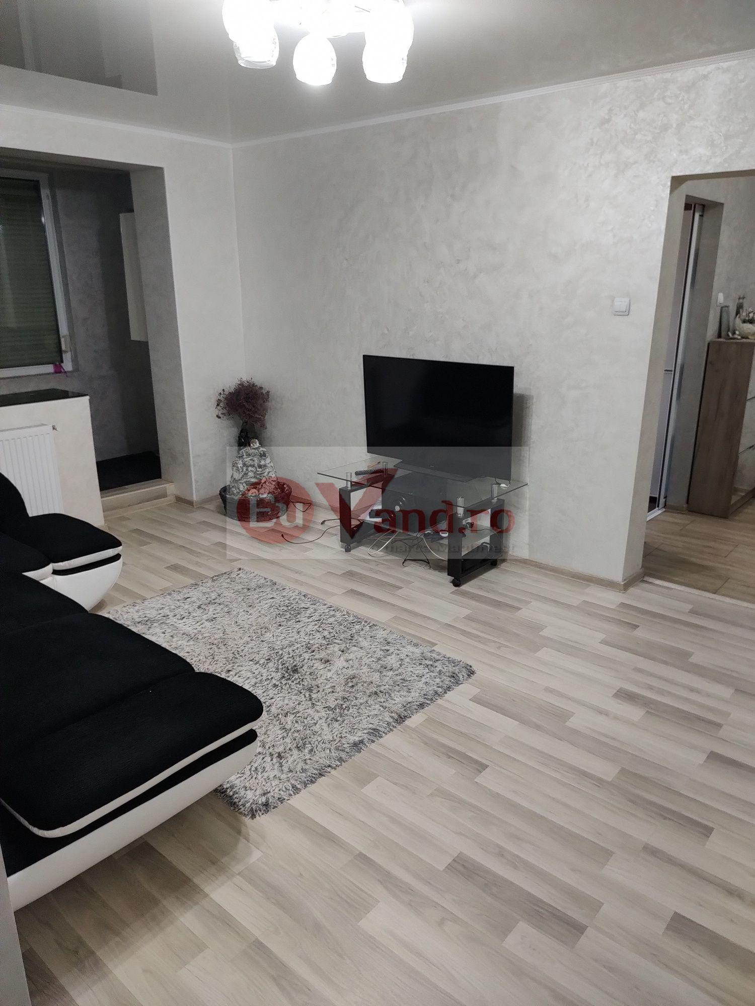 APARTAMENT 3 CAMERE – MICRO 17 – RENOVAT – ETAJ 3/4 – 64 MP - 1