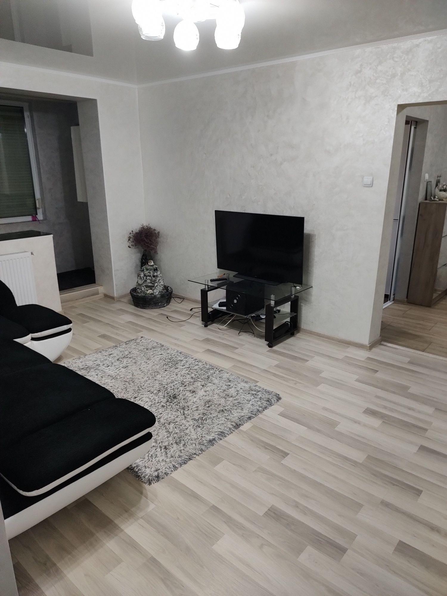 APARTAMENT 3 CAMERE – MICRO 17 – RENOVAT – ETAJ 3/4 – 64 MP - 1