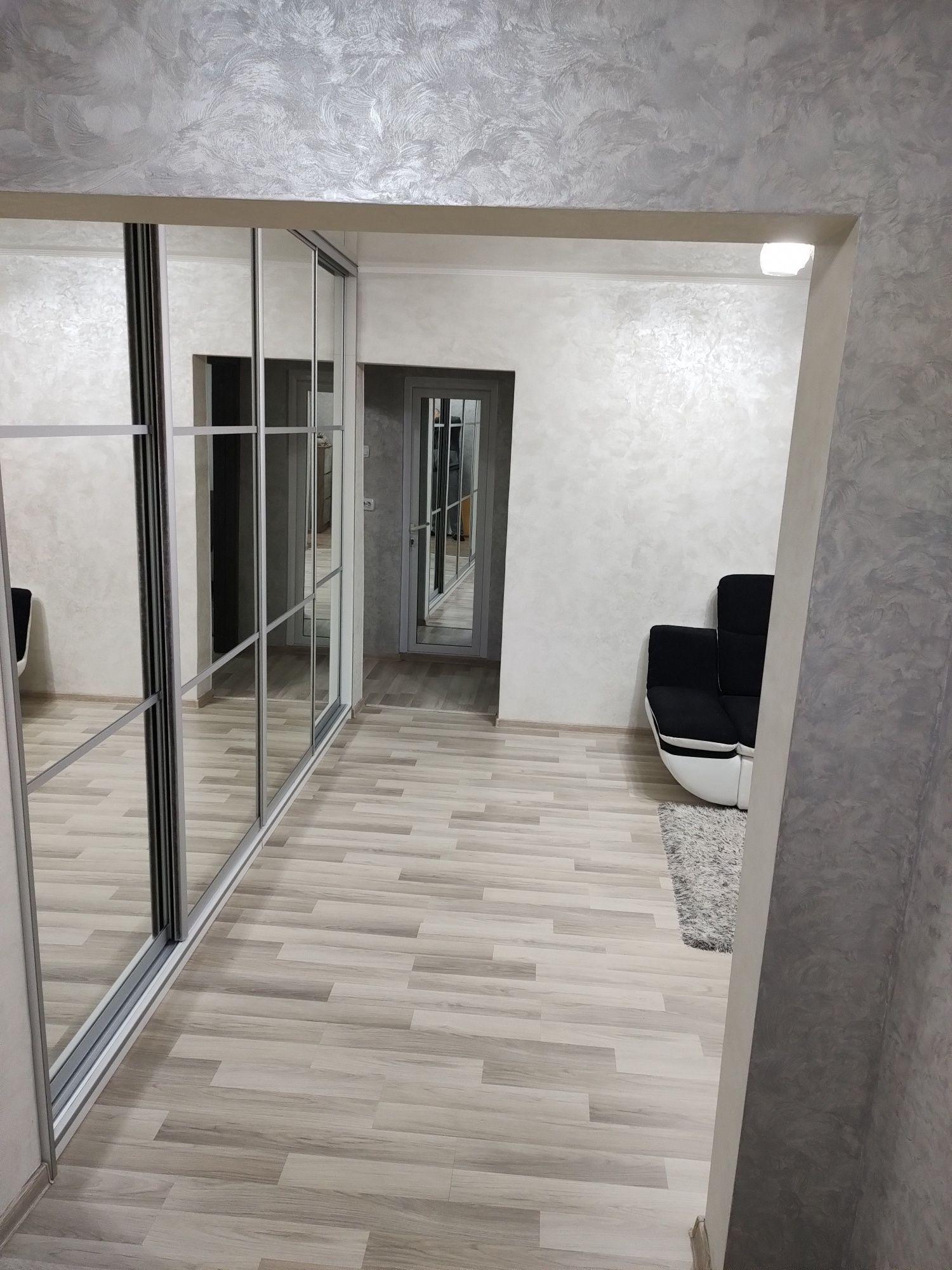 APARTAMENT 3 CAMERE – MICRO 17 – RENOVAT – ETAJ 3/4 – 64 MP - 12