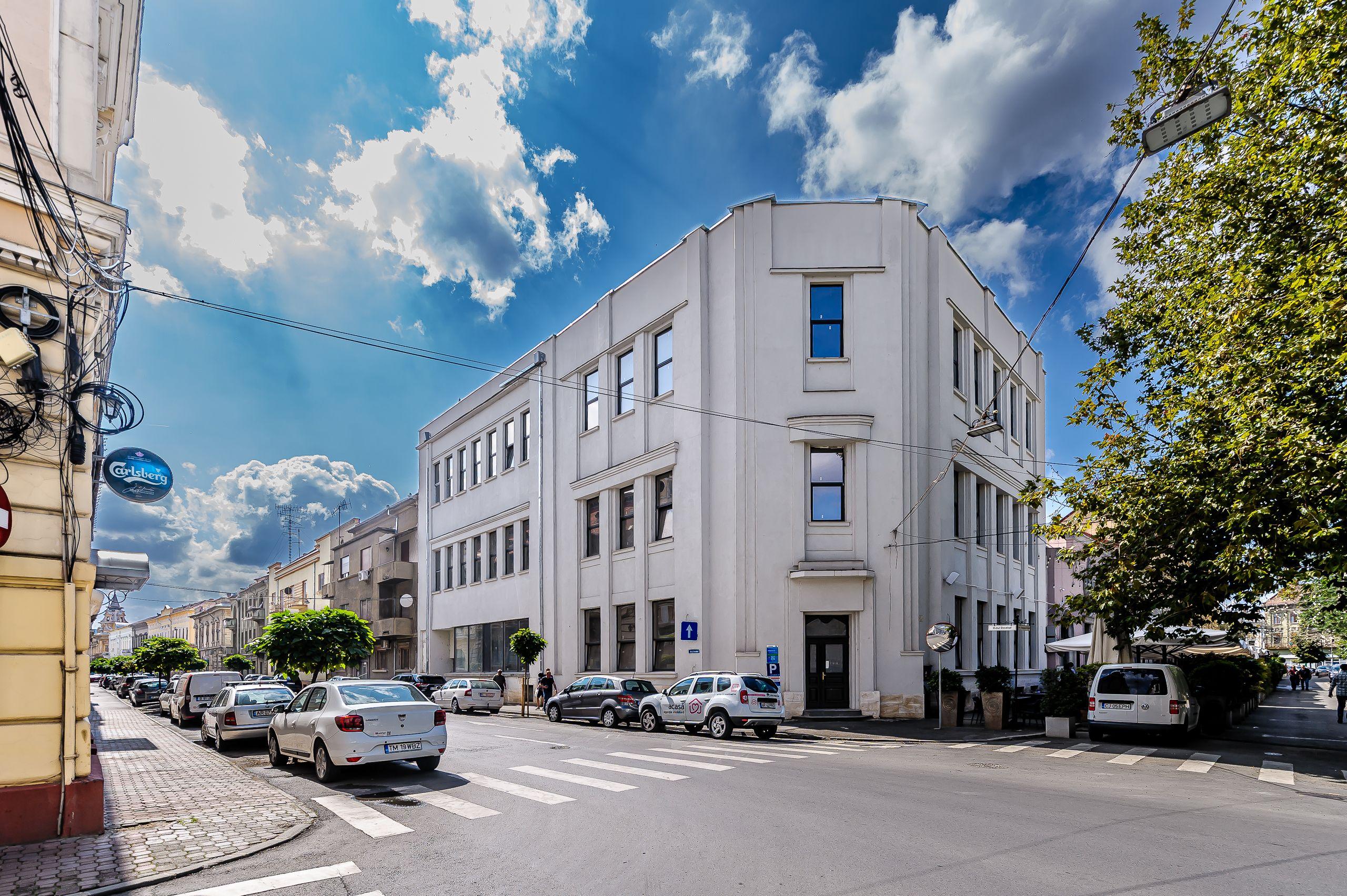 Clădire ultracentrală de vânzare Bulevardul Decebal Comision 0 - 1