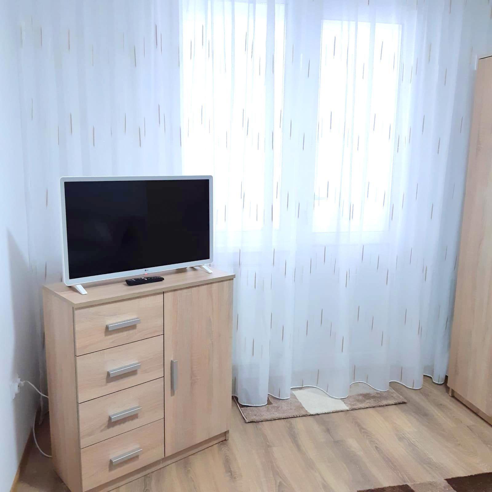 De inchiriat apartament cu 2 camere Micro 19, etaj 1, 330 euro - 3