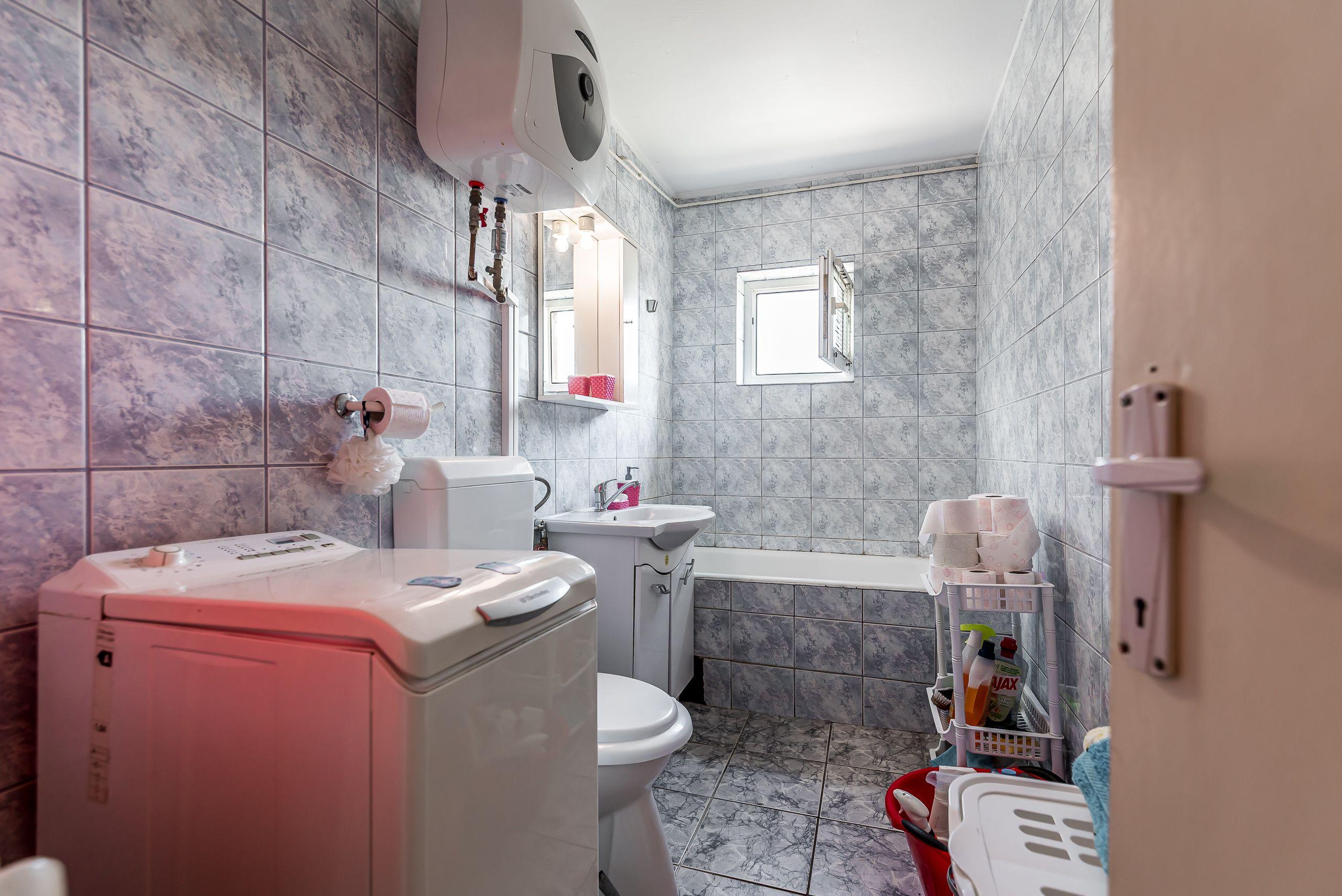 Apartament 2 camerel, bloc V8, Zona 6 Vânători. - 9