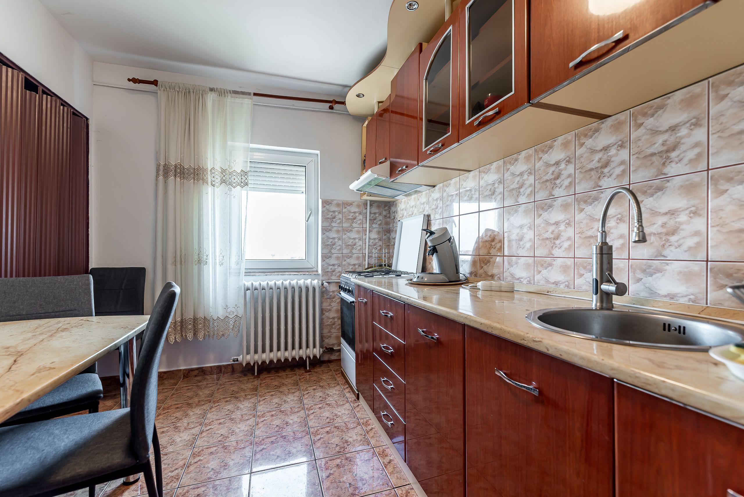 Apartament 2 camerel, bloc V8, Zona 6 Vânători. - 10