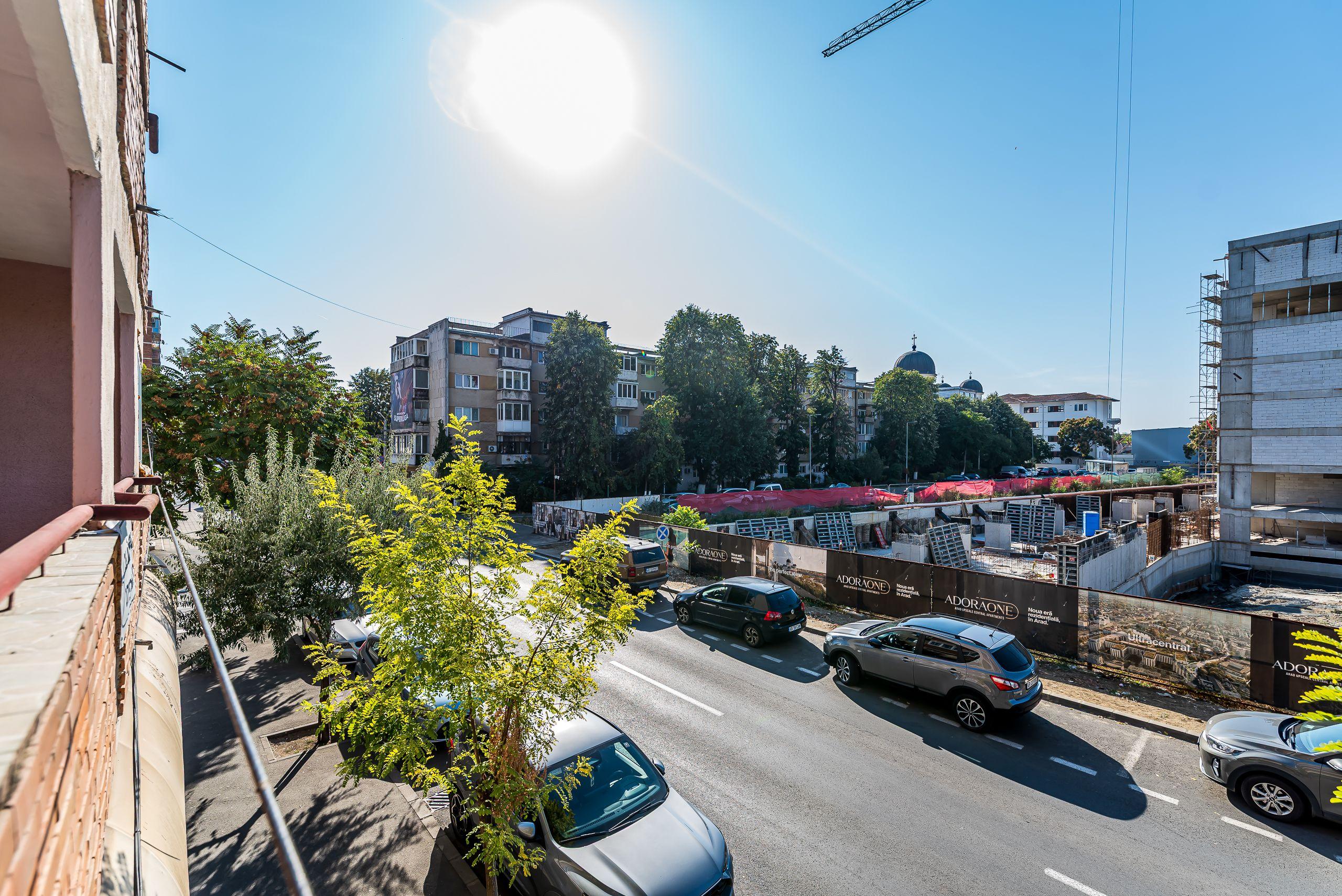 REZERVAT , etaj 1, zona Băncilor / Podgoria - 7