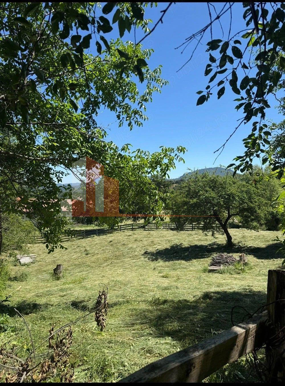 Teren intravilan 1.000 mp în Bran–Sohodol, vedere la munți Bucegi - 2