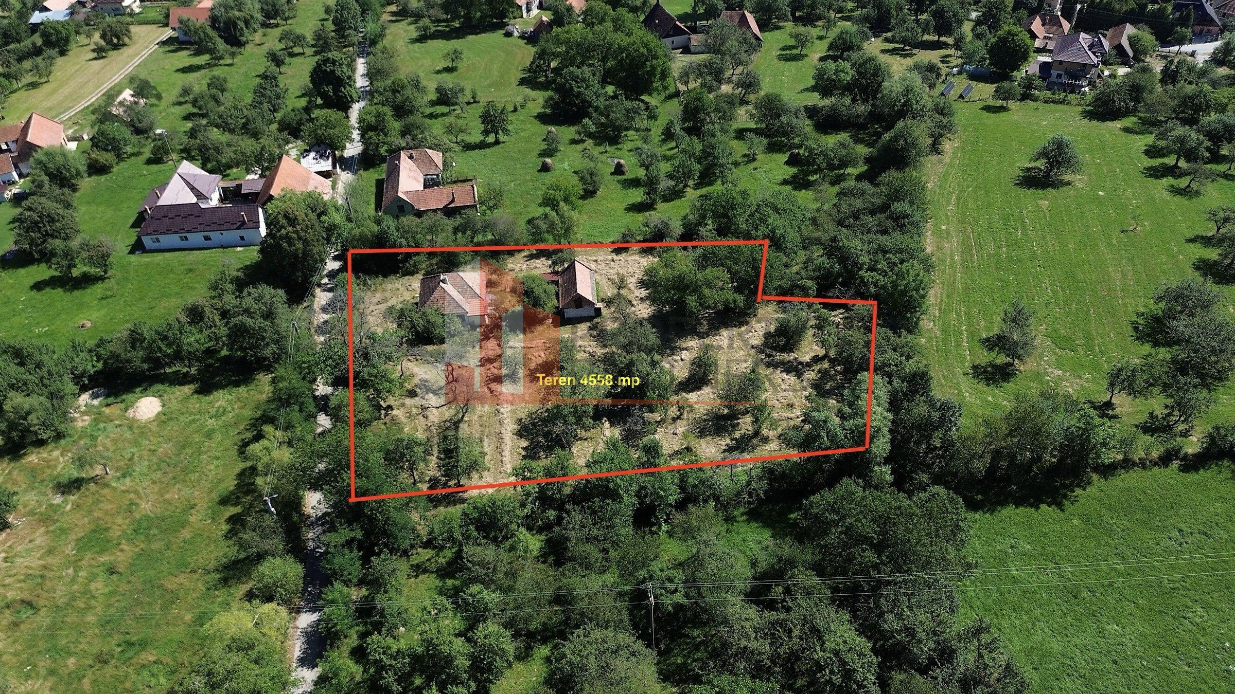 Teren 4558 mp cu casă tradițională, Sohodol, Bran - 2