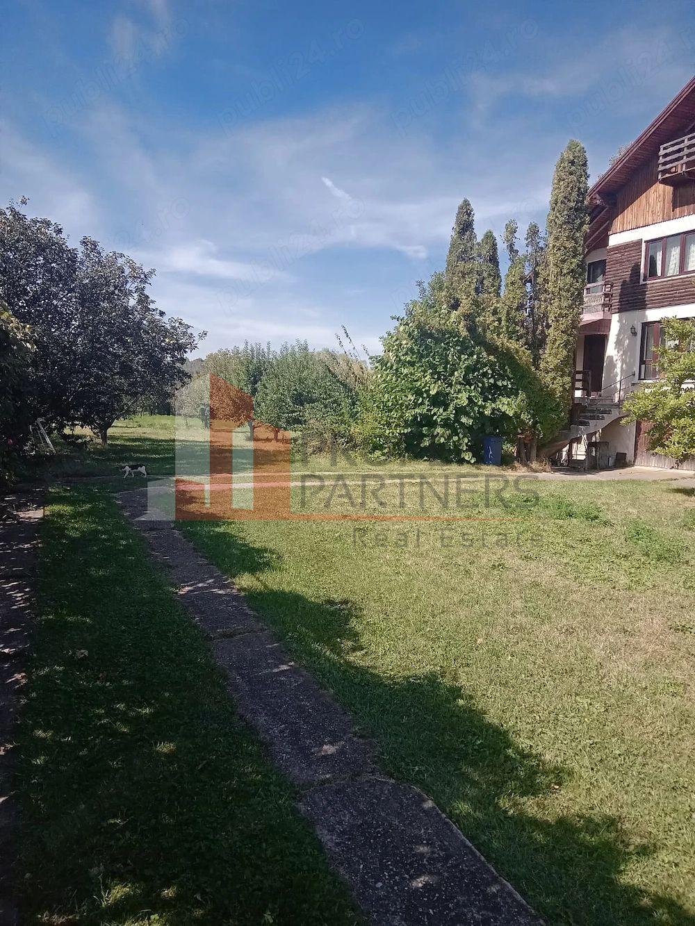 PROPIETAR URGENT Casa duplex BRAN arpox 300m utili, 1300mp teren - 2 case la pret de 1 apartament !! - 6