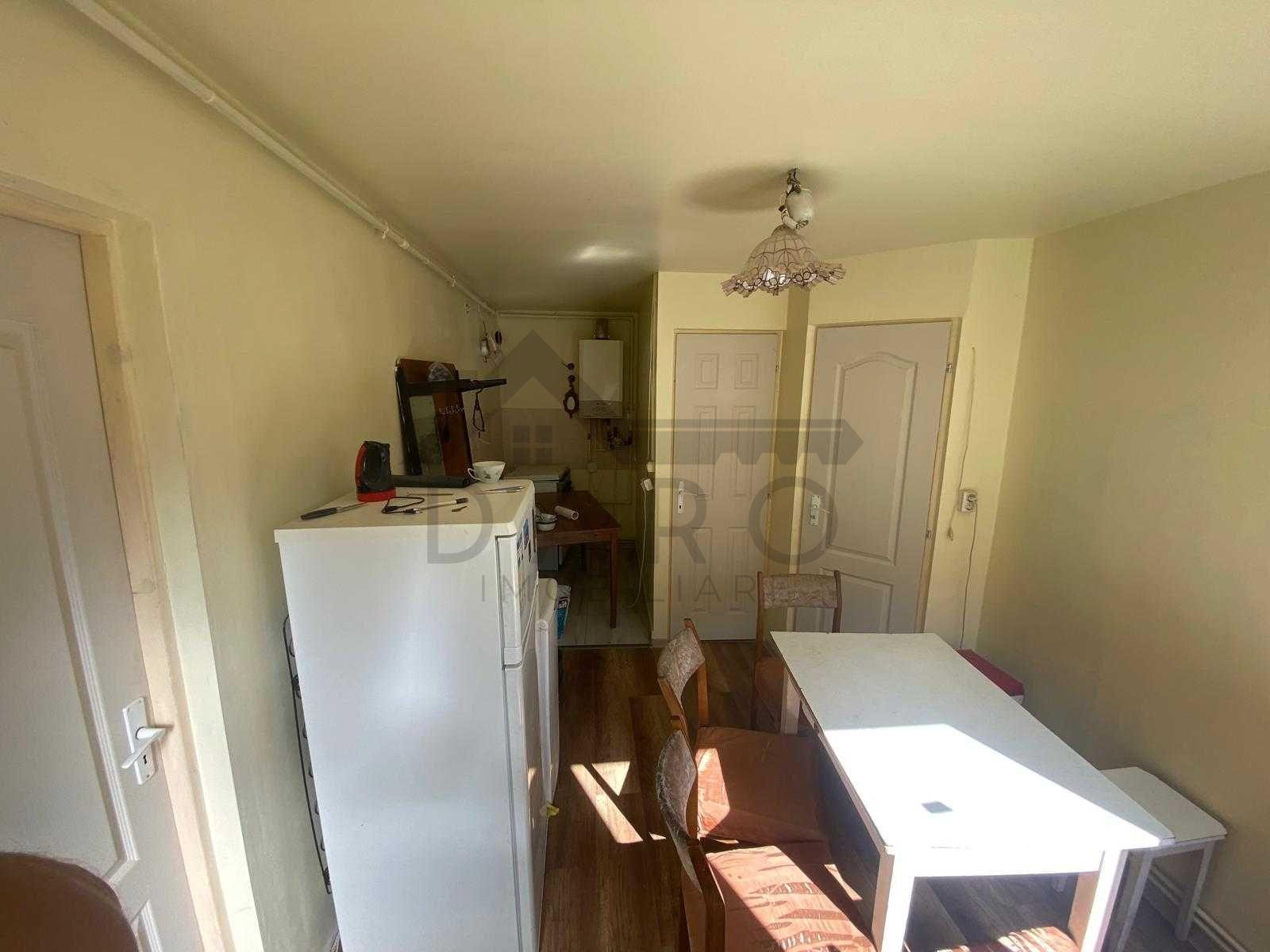 Casă cu o cameră în curte comună - 3