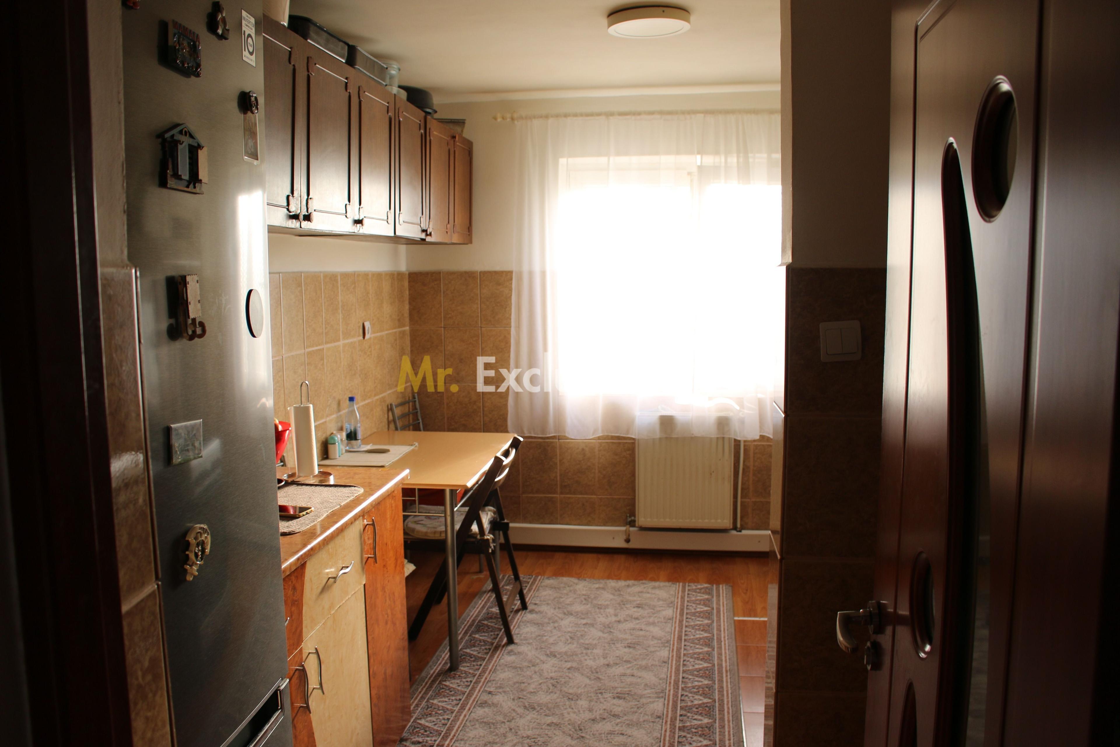Apartament cu 3 camere decomandat, 71 mp – zona 9 Mai - 5