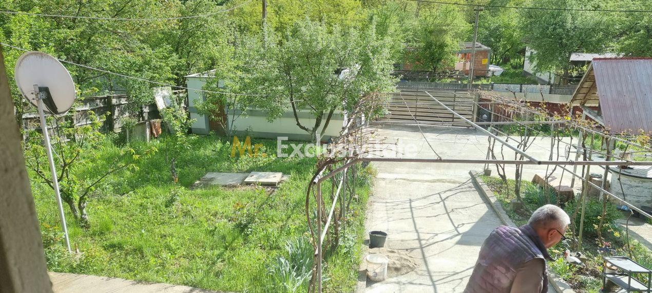 Casă P+M cu 1.558 mp teren, livadă și garaj - 23