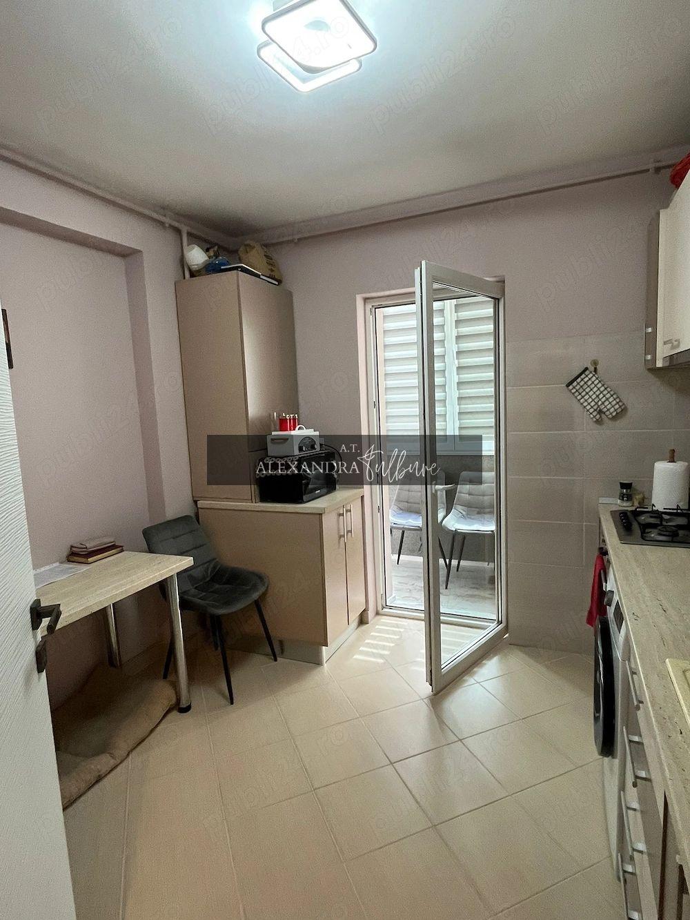 Apartament 2 camere decomandate, balcon, etaj intermediar, parcare - 4