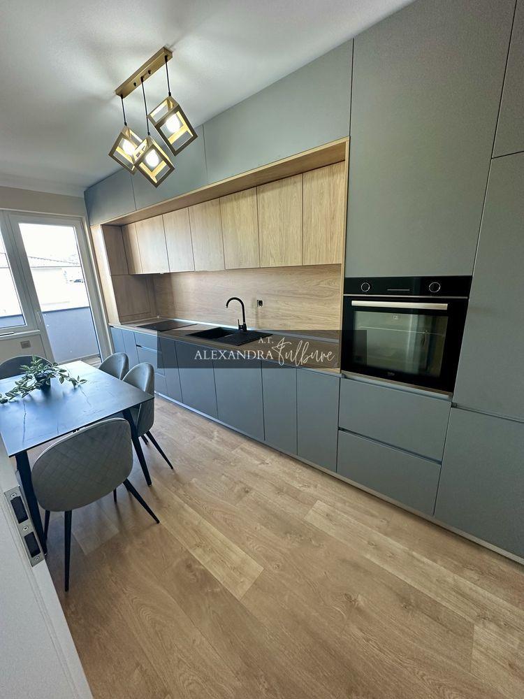 Apartament de vanzare 3 camere decomanda, balcon, parcare - 3