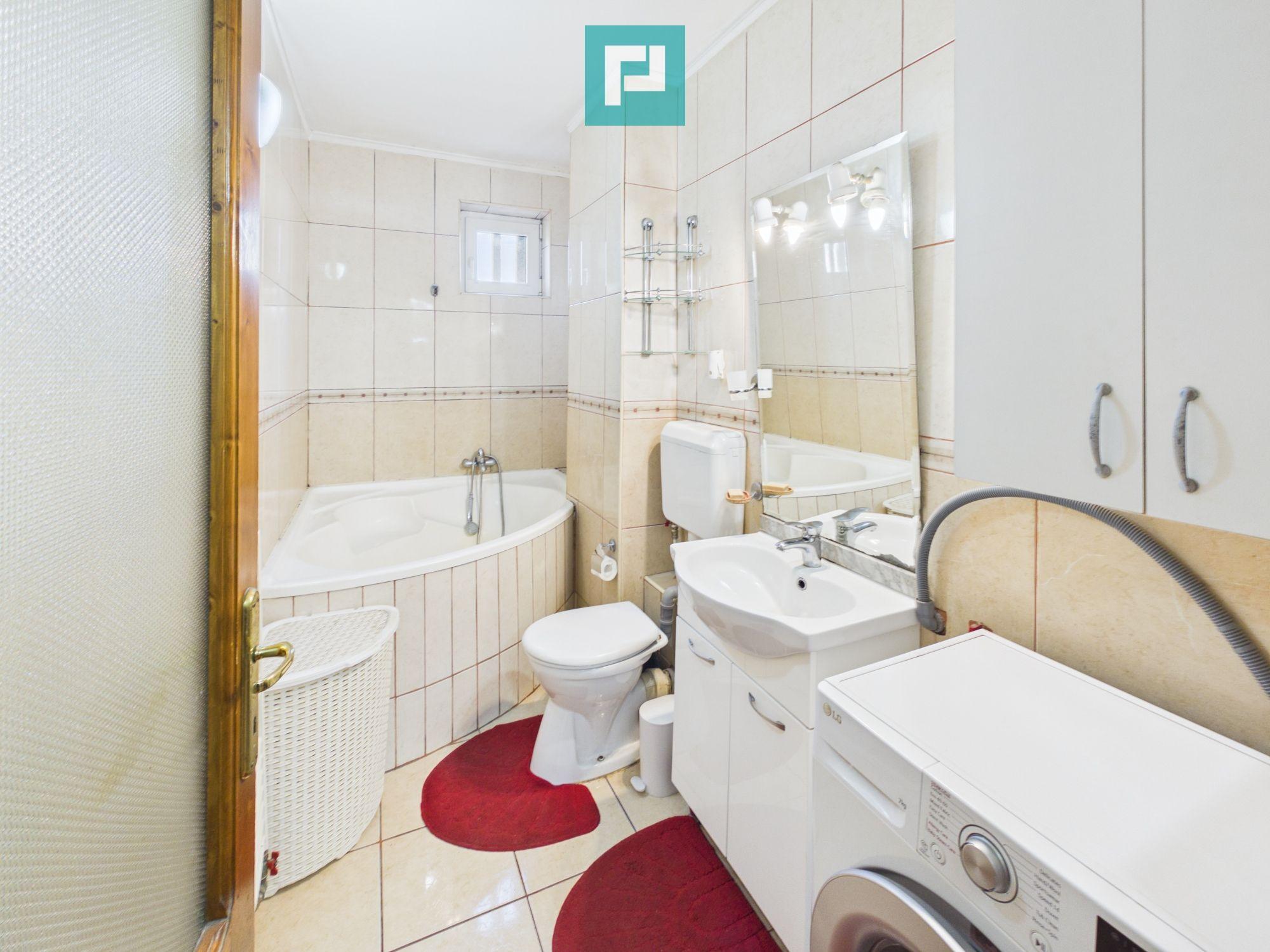 Apartament 3 camere de inchiriat - 360 €/lună - 12