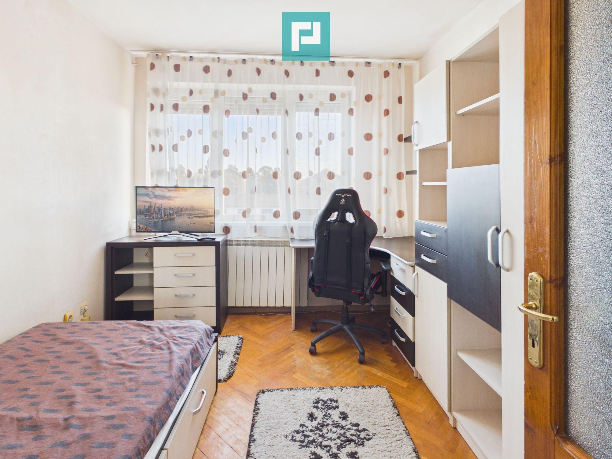 Apartament 3 camere de inchiriat - 360 €/lună - 13