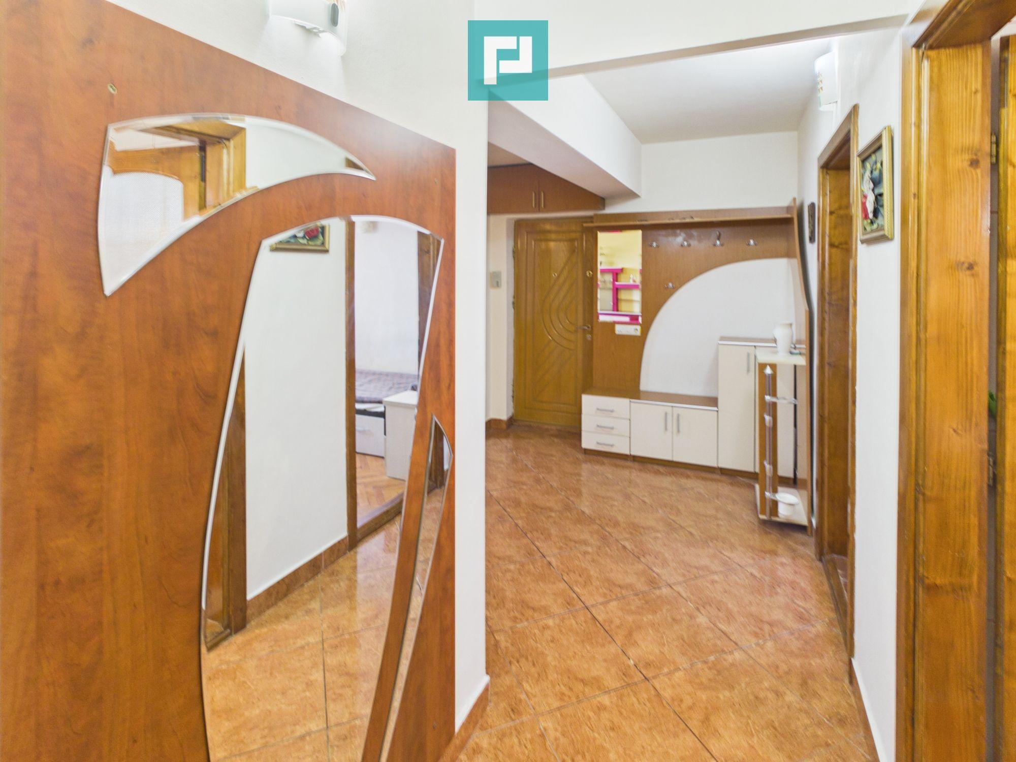 Apartament 3 camere de inchiriat - 360 €/lună - 2
