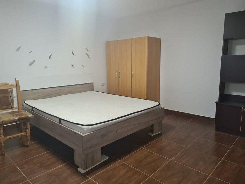 Garsoniera mobilata si utilata - zona garii 200 euro - 1