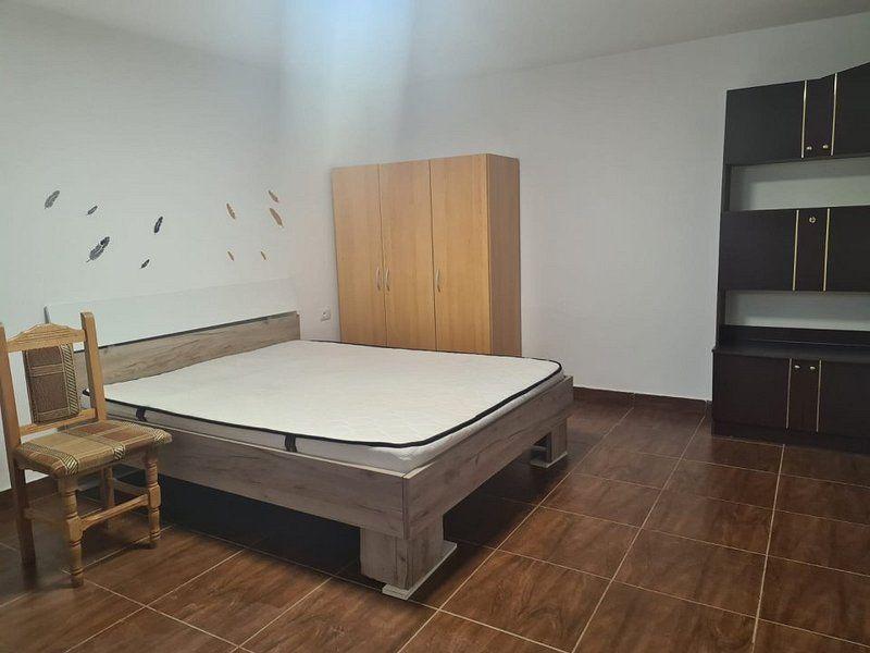Garsoniera mobilata si utilata - zona garii 200 euro - 2