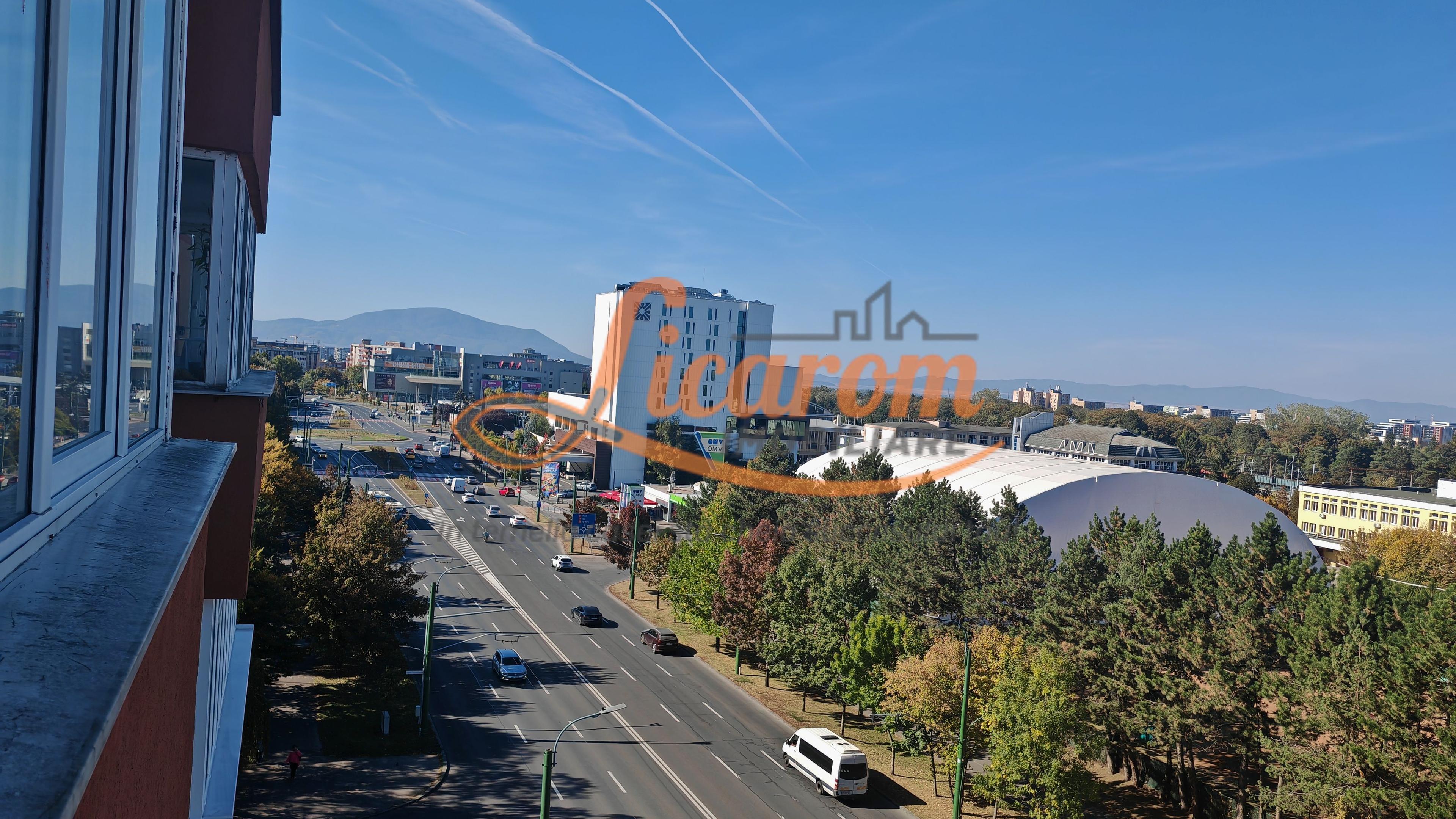 2 camere decomandat,BD Garii,etaj intermediar,pret pornire 103000 E - 1