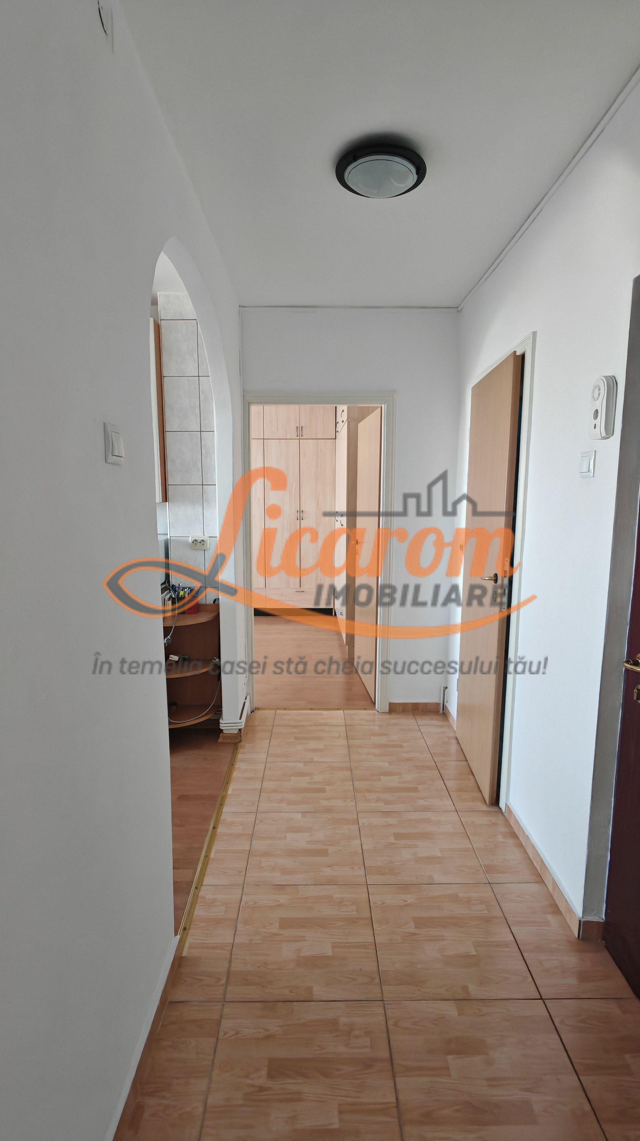 2 camere decomandat,BD Garii,etaj intermediar,pret pornire 103000 E - 4