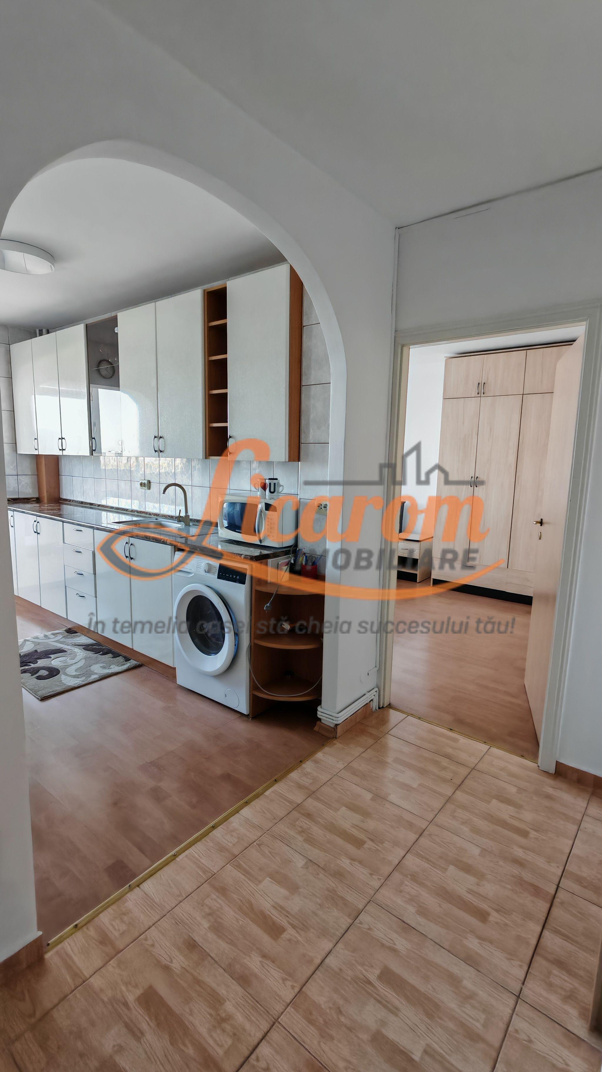 2 camere decomandat,BD Garii,etaj intermediar,pret pornire 103000 E - 2