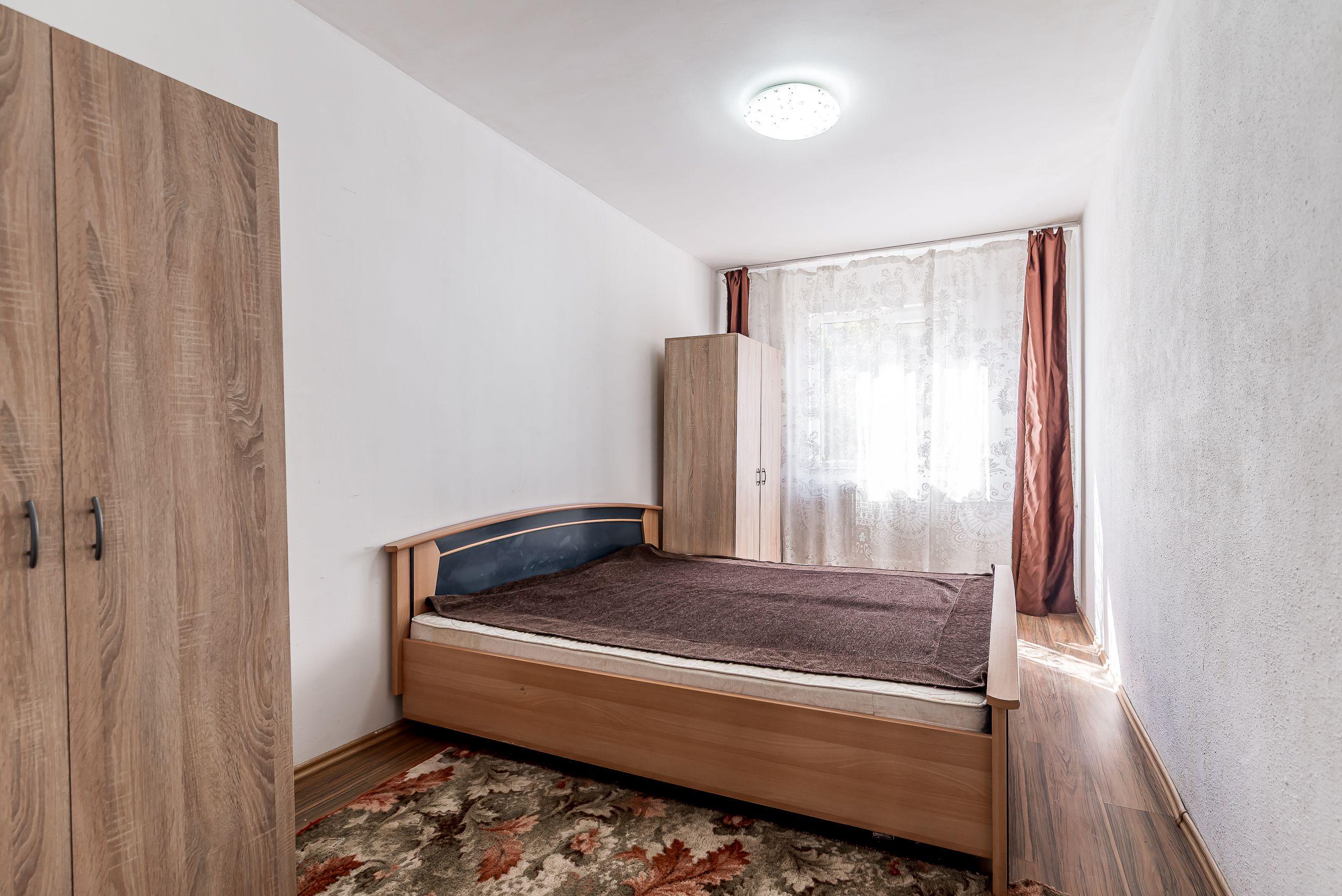 Apartament cu 3 camere, etaj 1 + loc de parcare zona Fortuna - 1