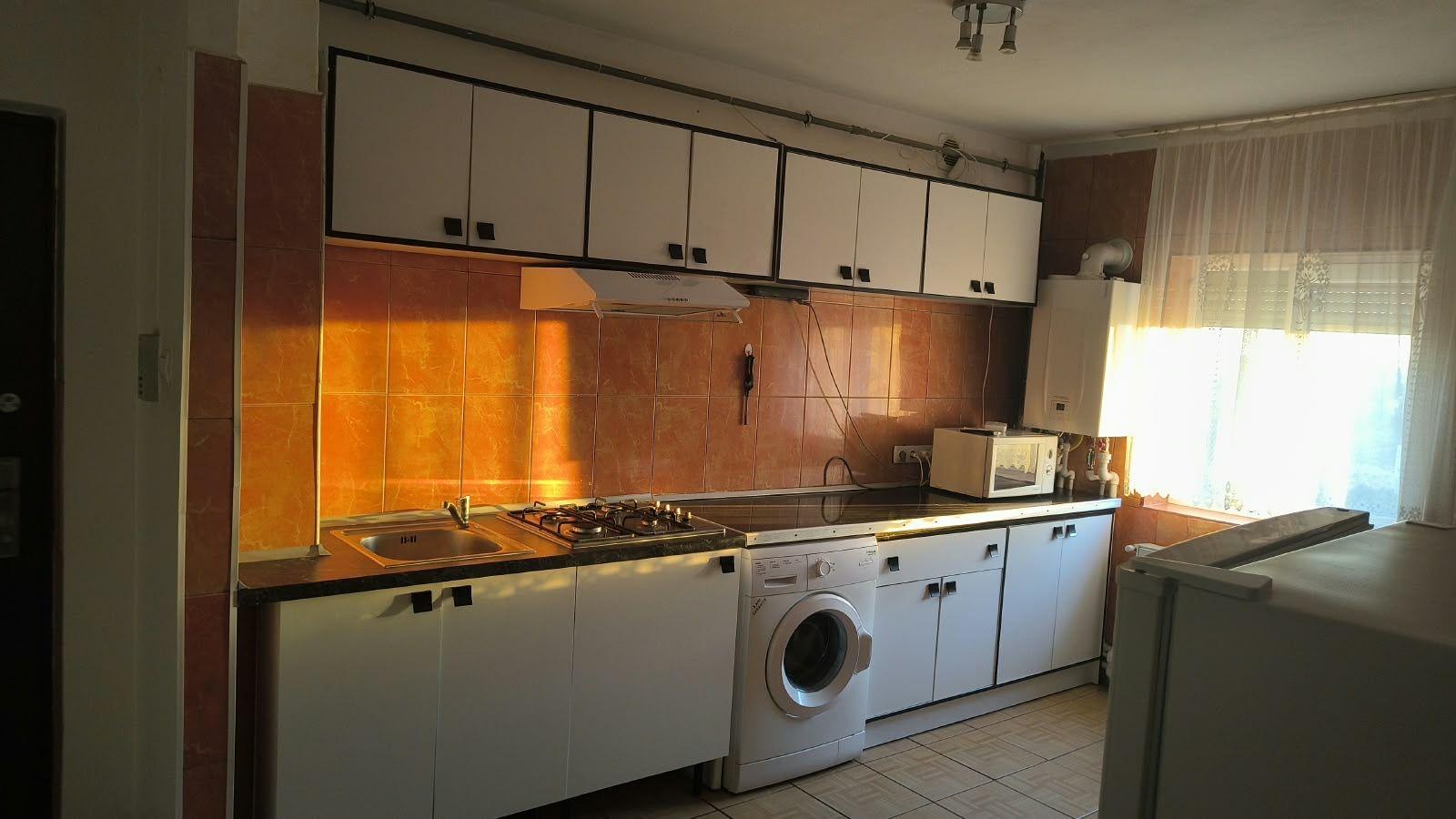 Apartament 3 camere de închiriat – Complex Studențesc