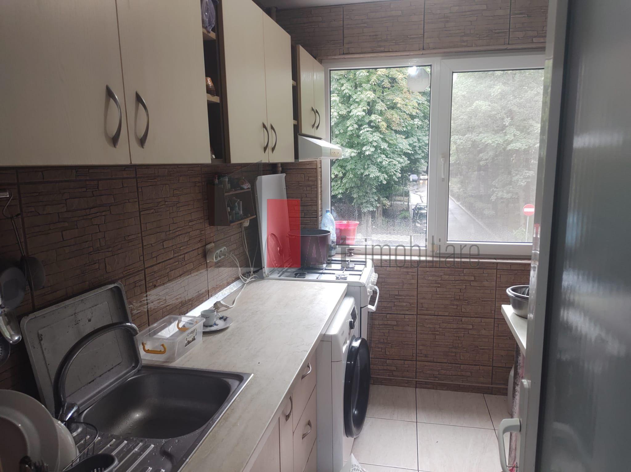 Vânzare apartament 3 camere Bd. Obregia - Turnu Măgurele - 2
