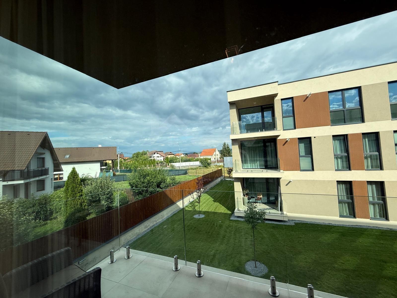 Inchiriez apartament cu 2 camere , bloc nou - 11