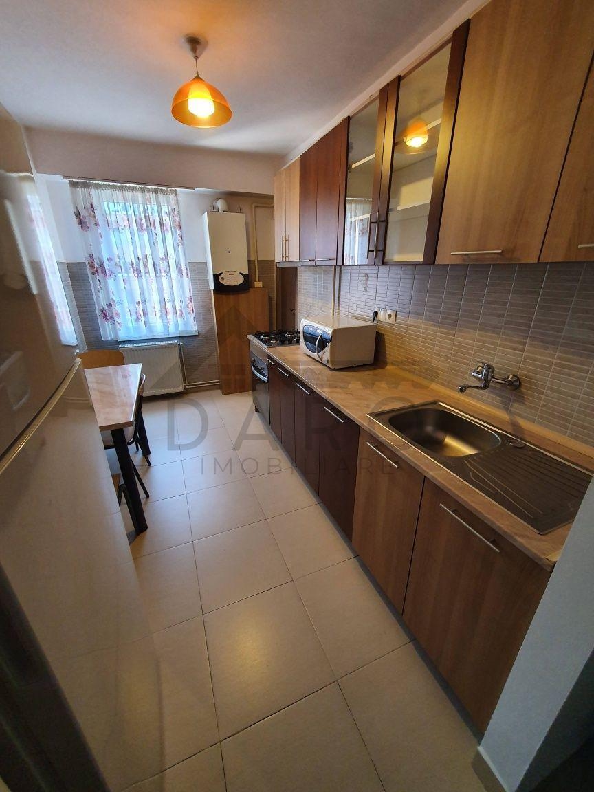 Inchiriez apartament 3 camere TUDOR - 1