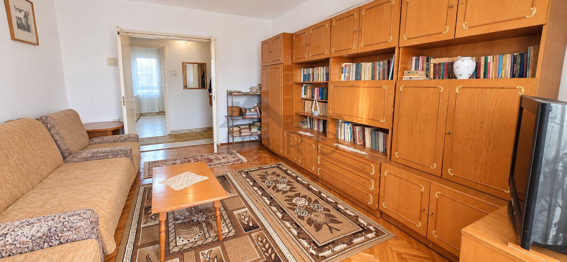 Vând apartament cu trei camere Tudor confort 1 - 4