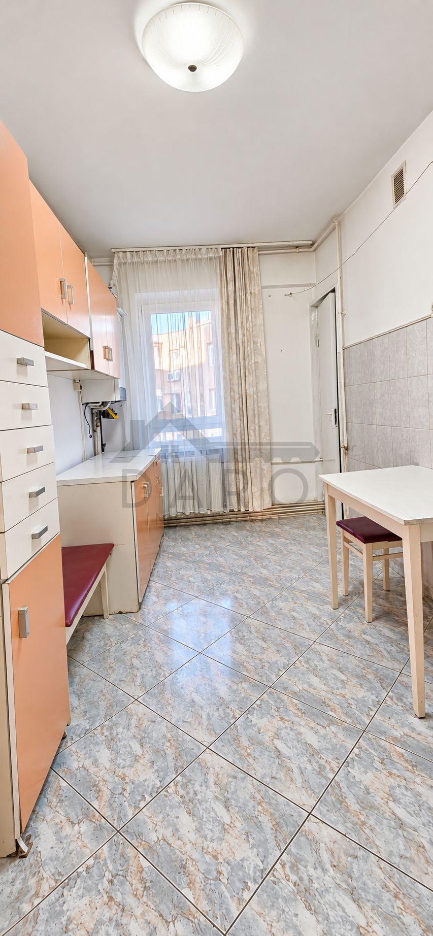 Vând apartament cu trei camere Tudor confort 1 - 6