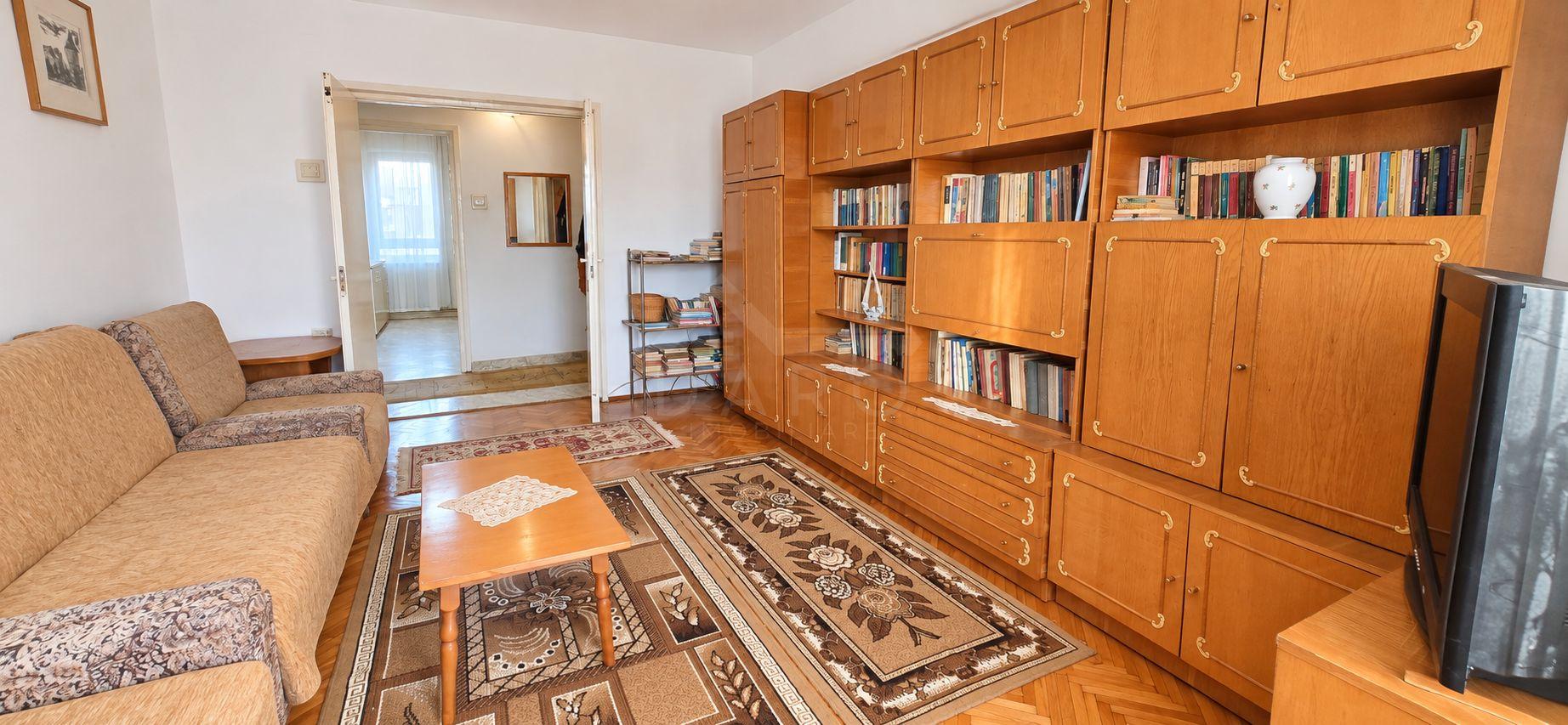 Vând apartament cu trei camere Tudor confort 1 - 4