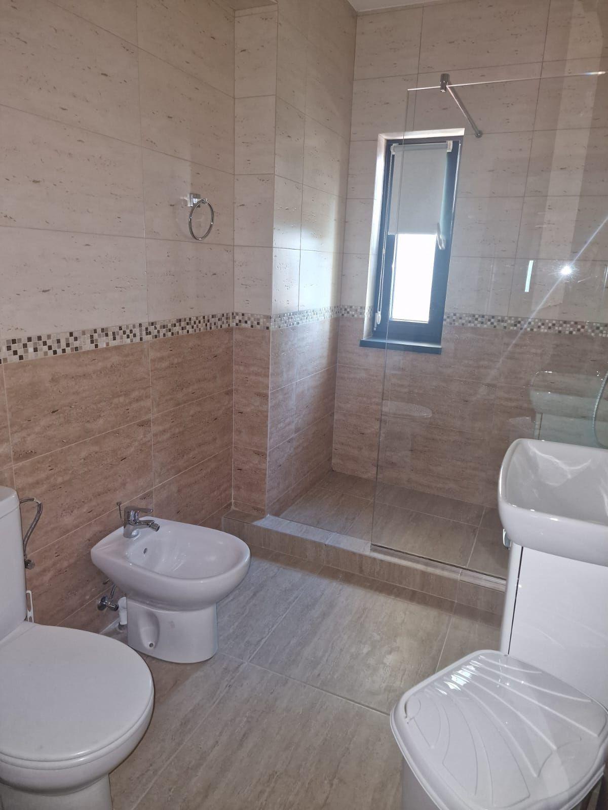 De inchiriat apartament cu 2 camere bloc nou, Anul revolutiei, et.1, 450 E - 4