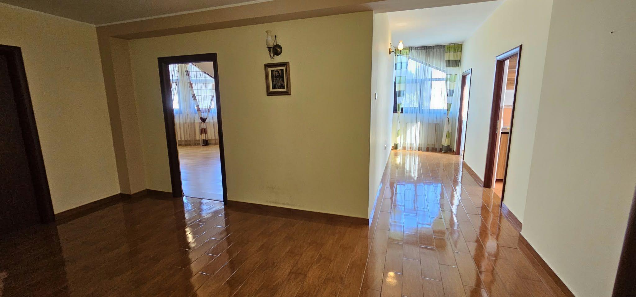 Spațiu - apartament 5 camere de închiriat – 160 mp - Micro 20 – zona BKO - 4