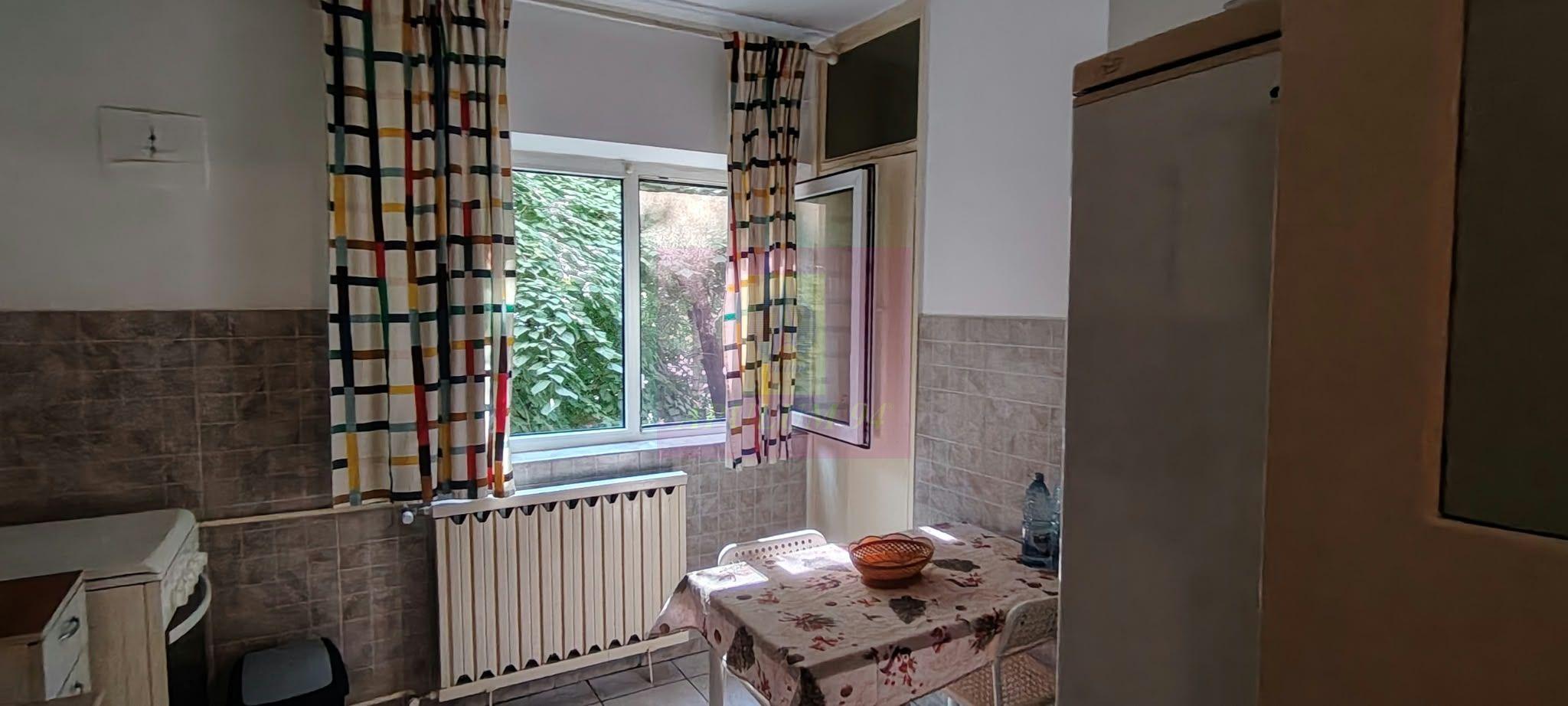 Apartament 3 camere 13 Septembrie- Novaci. - 2