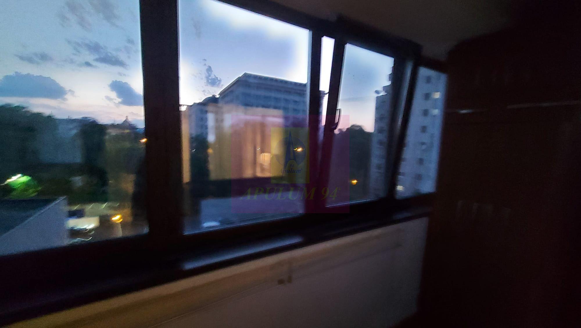 Vand apartament 3 camere Bd Libertatii - 10