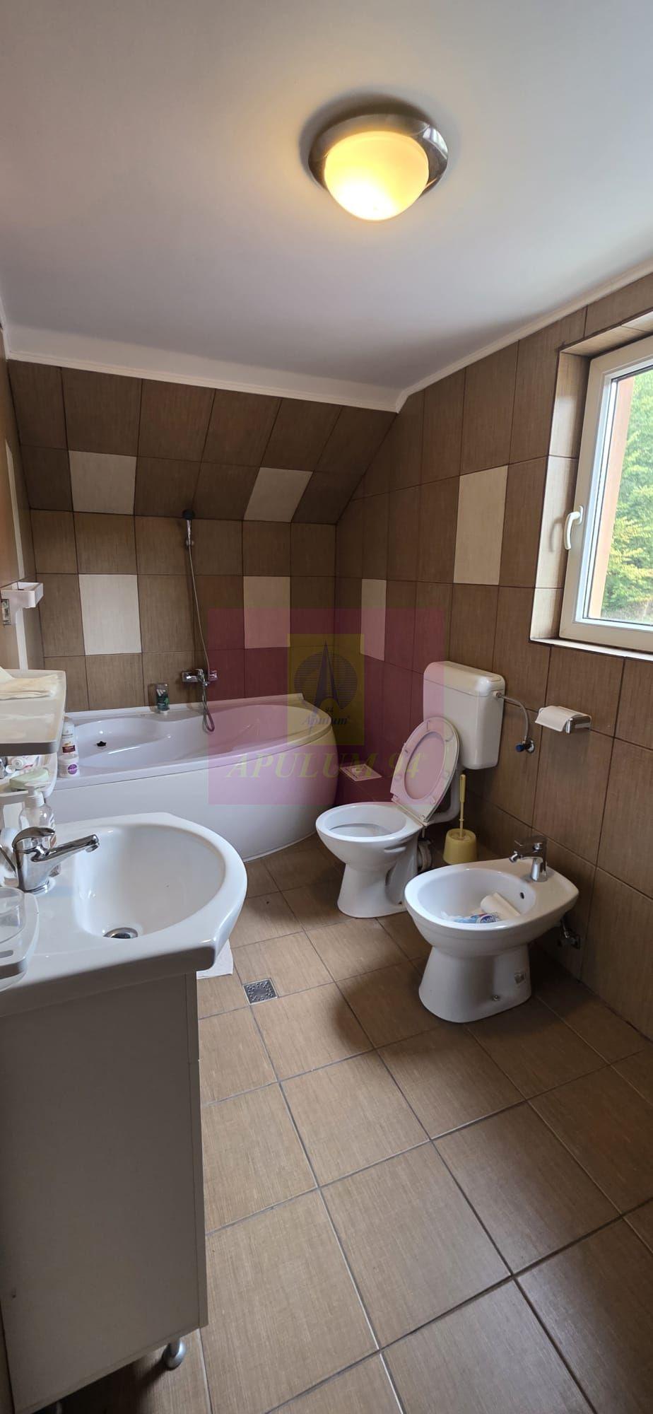 Cabana de vânzare în Bușteni – vedere spre Caraiman și 650 mp de teren - 23
