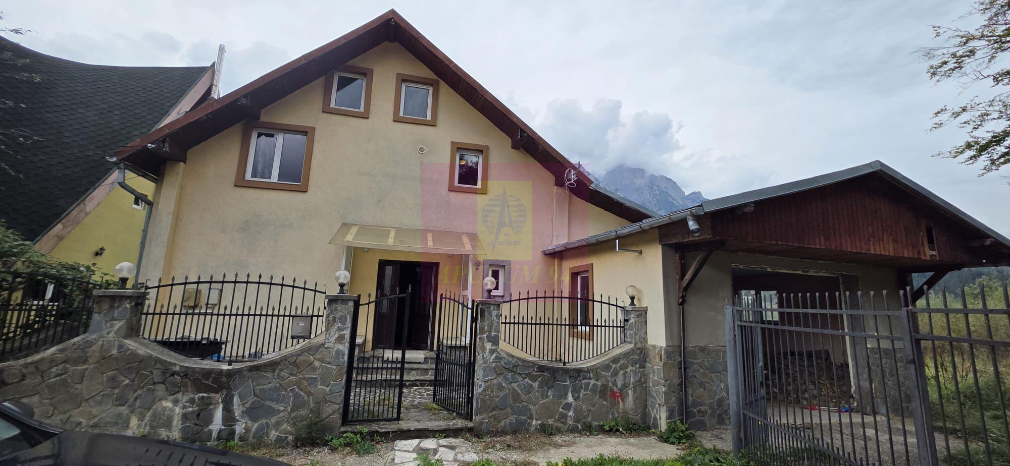Cabana de vânzare în Bușteni – vedere spre Caraiman și 650 mp de teren - 1