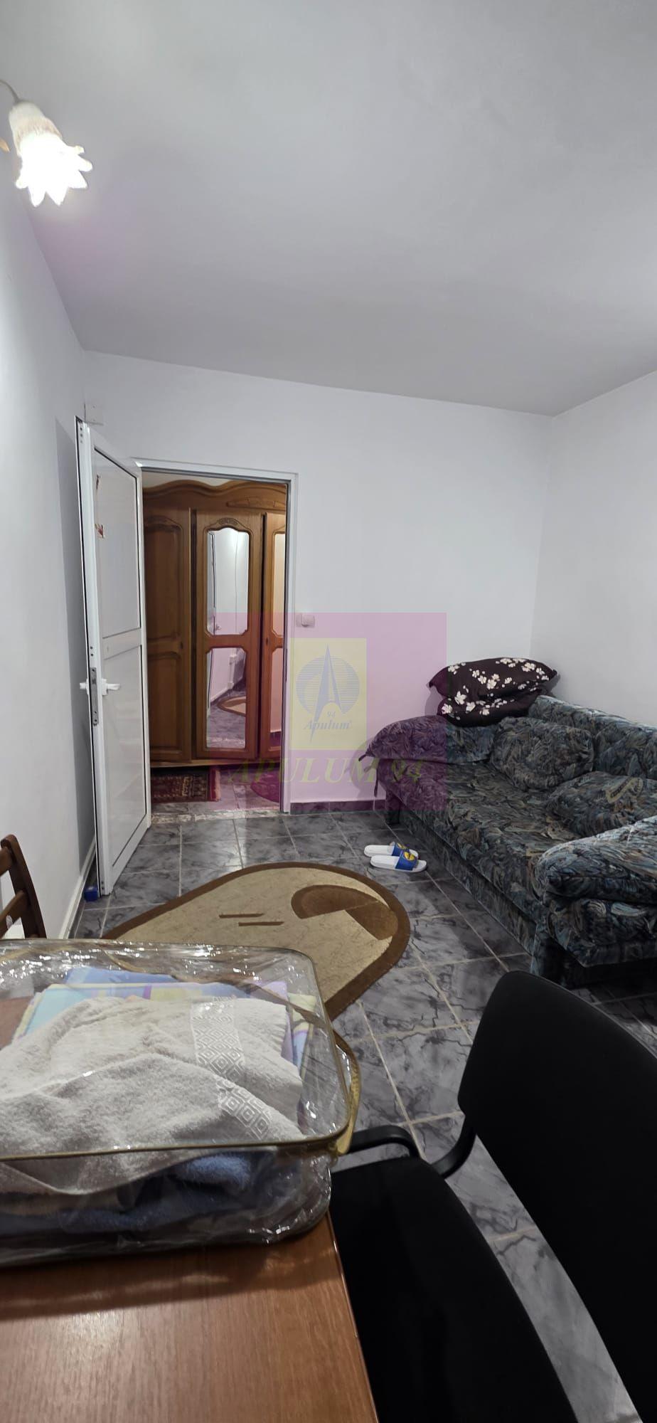 Apartament cu 3 camere de vanzare in Campina, parter - 8