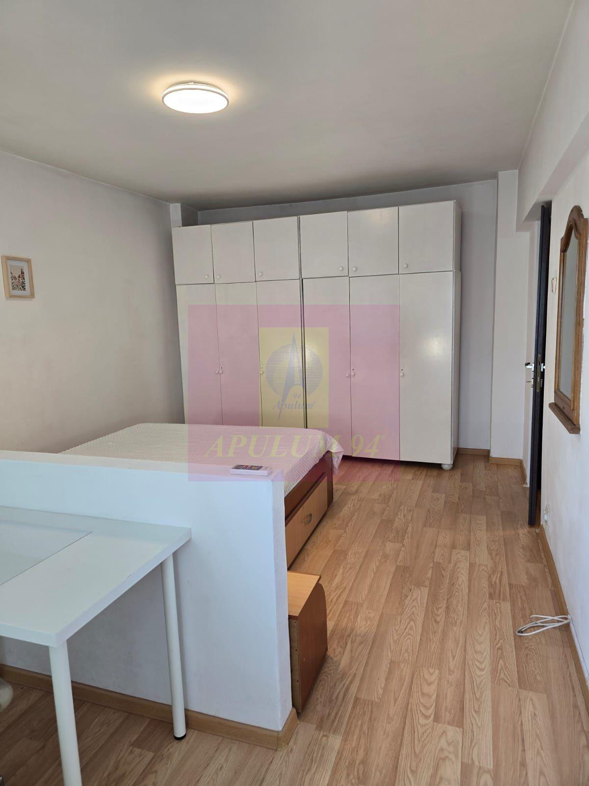 Vanzare apartament 2 camere bd Decebal stradal, parking - 12