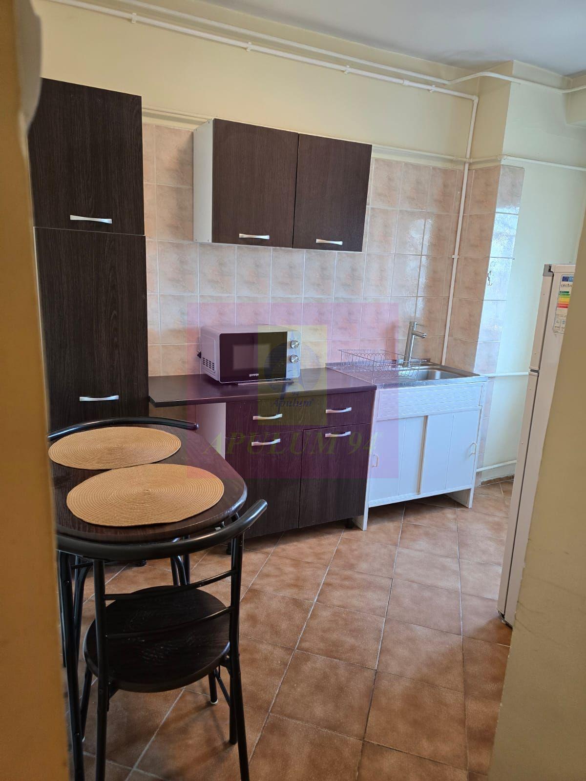 Vanzare apartament 2 camere bd Decebal stradal, parking - 2