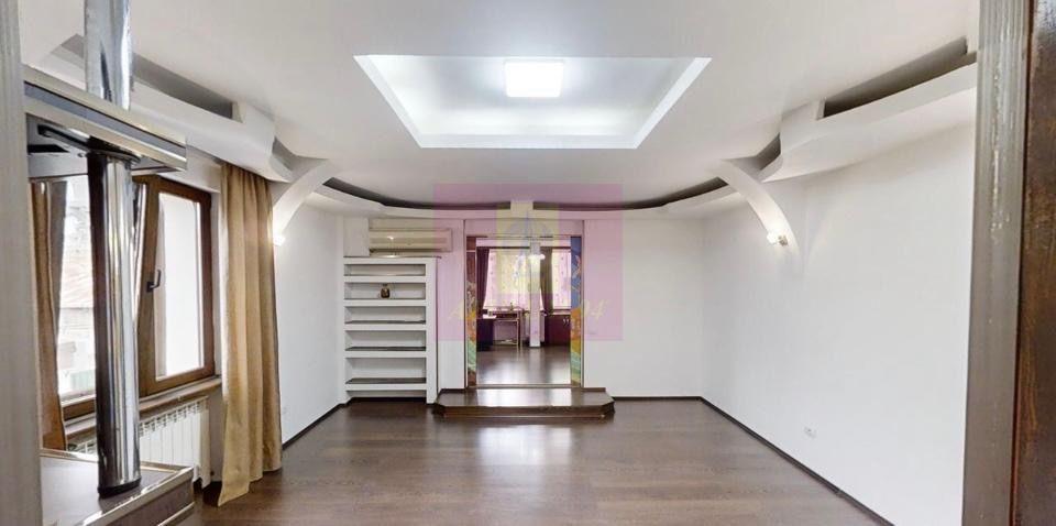 APARTAMENT PREMIUM | 200 MP | VILĂ MONUMENT ARHITECTURAL | CURTE | - 7