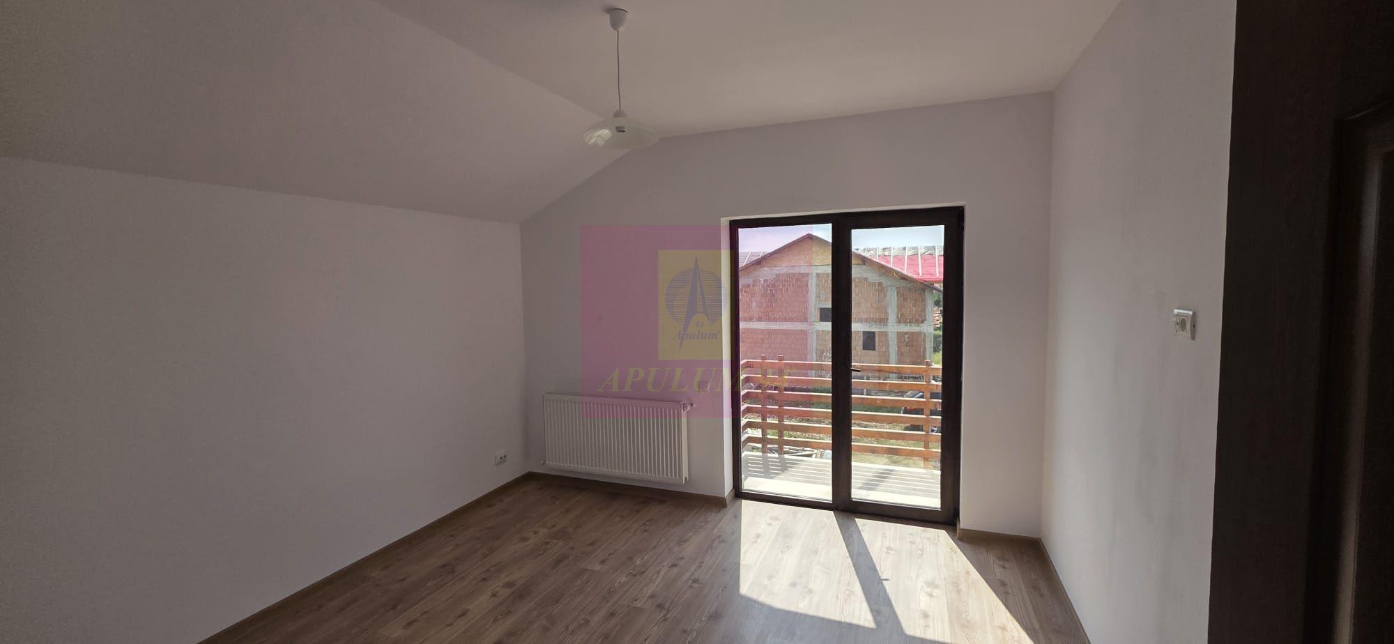Vila cu 4 camere de vanzare in Brebu - 18