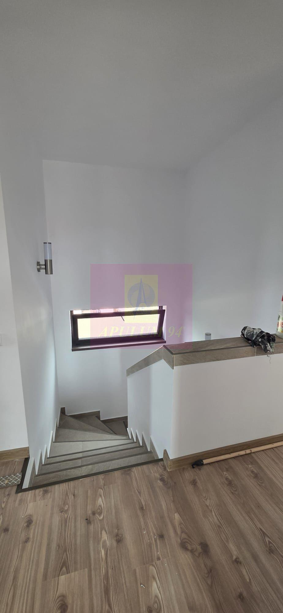 Vila cu 4 camere de vanzare in Brebu - 25