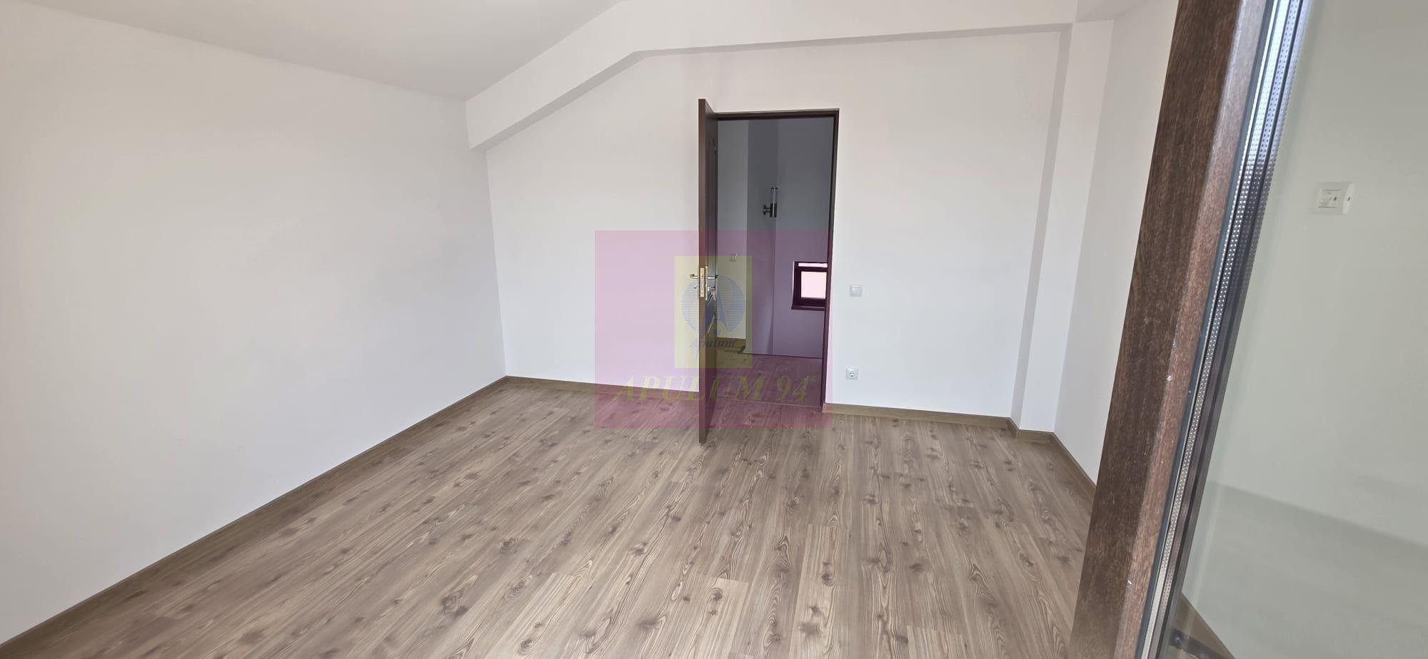 Vila cu 4 camere de vanzare in Brebu - 19