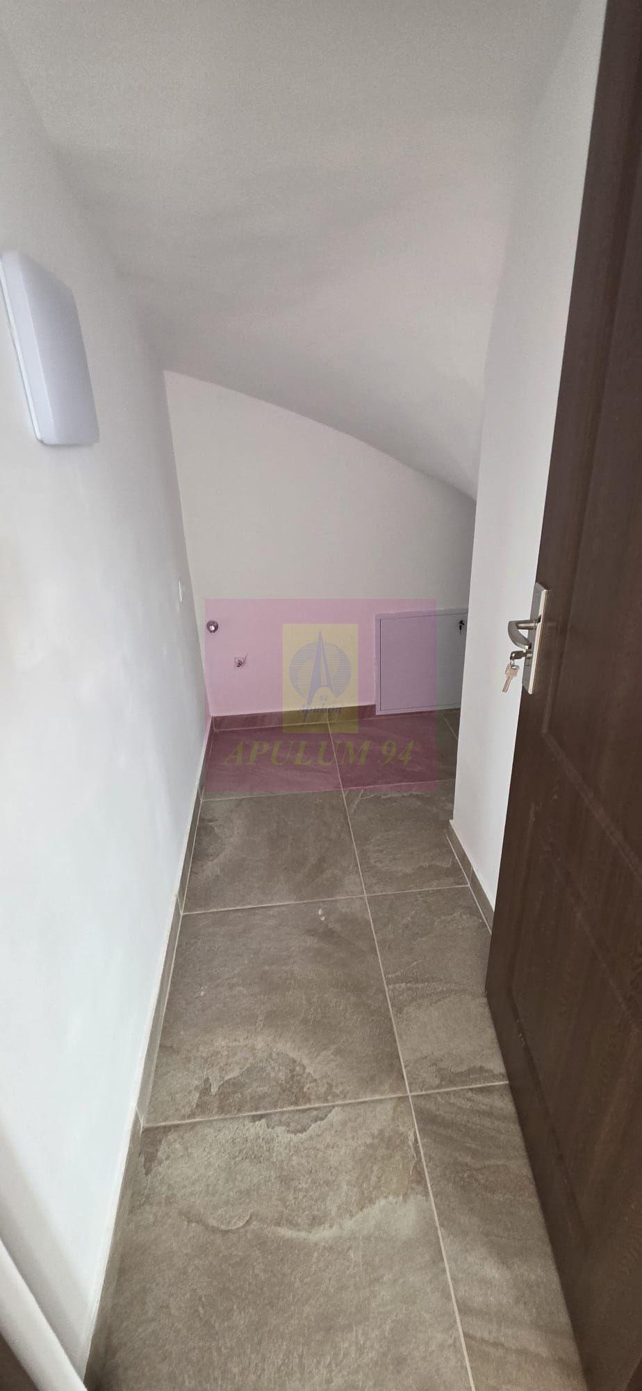 Vila cu 4 camere de vanzare in Brebu - 26