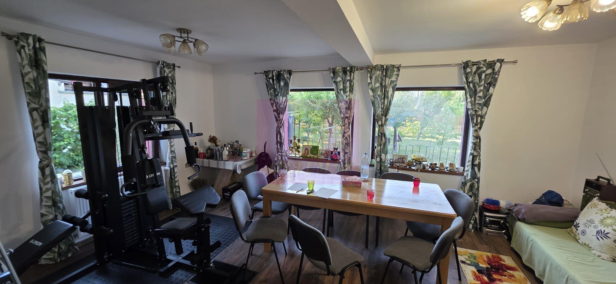 Vila 6 camere de vanzare in Banesti - 4