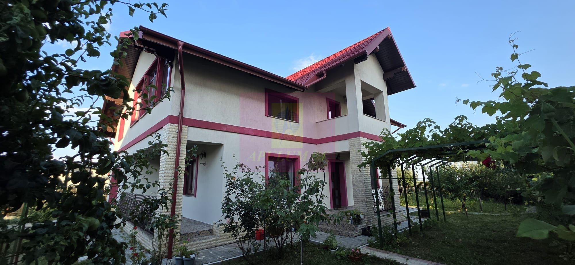 Vila 6 camere de vanzare in Banesti - 1