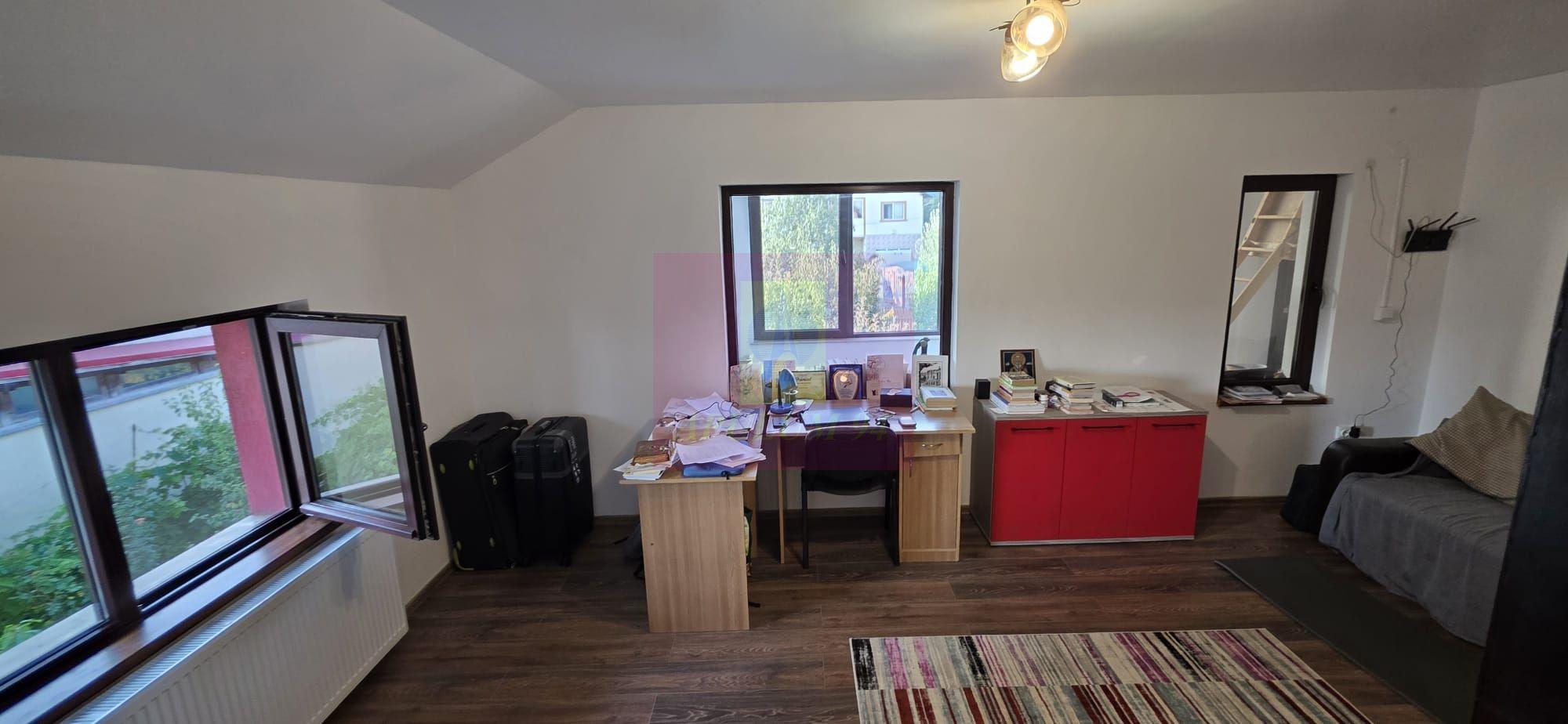 Vila 6 camere de vanzare in Banesti - 17