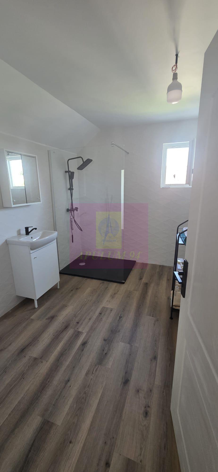 Vila 2025 de vanzare cu 4 camere in Breaza - 24